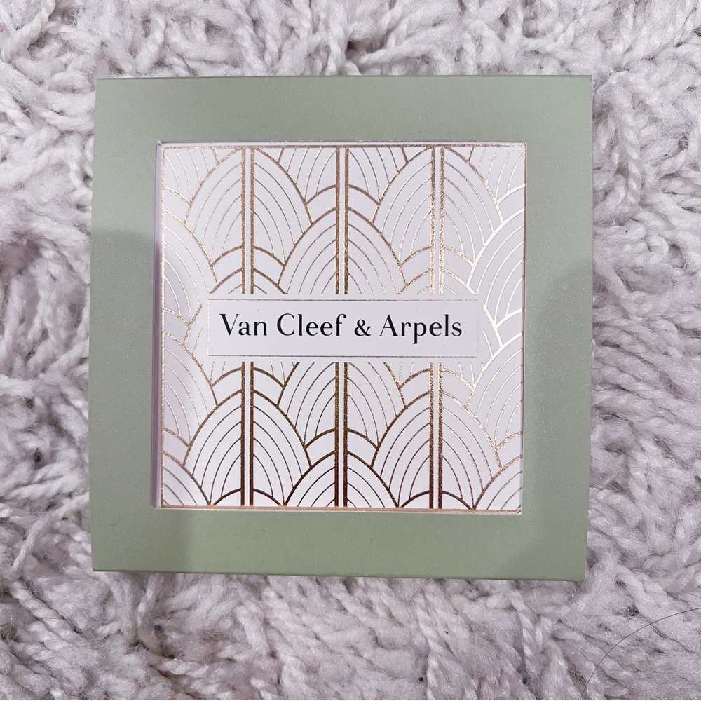 Brand new authentic van cleef and Arpels jewelry cleaning cloth